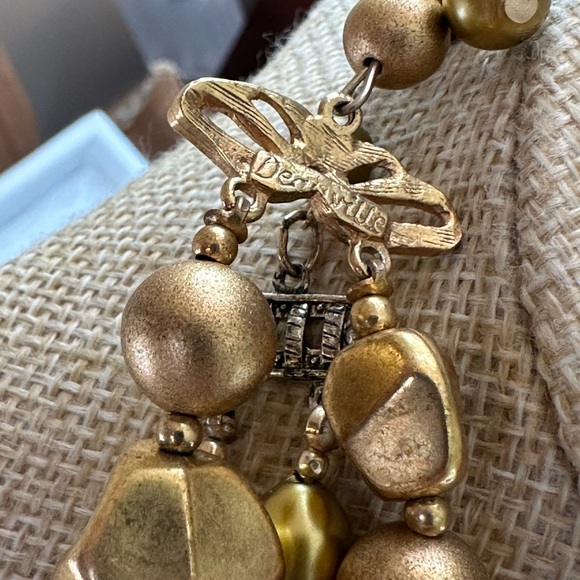 Vintage two strand Deville, gold tone beaded necklace  - Picture 7 of 7